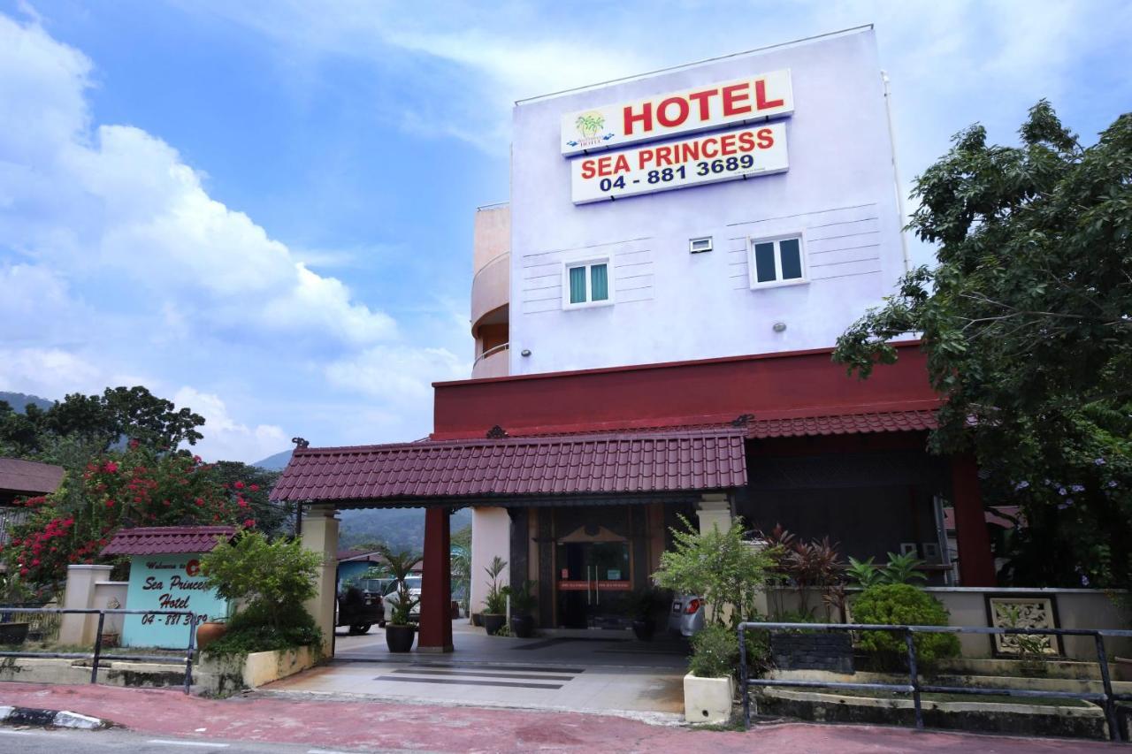 Oyo 528 Andaman Sea Hotel Batu Feringgi Exteriér fotografie
