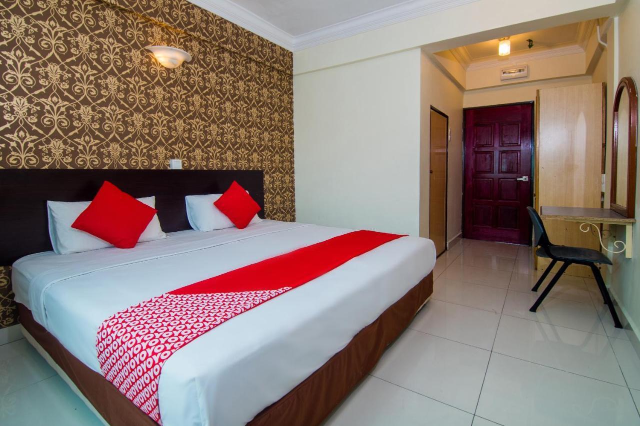 Oyo 528 Andaman Sea Hotel Batu Feringgi Exteriér fotografie